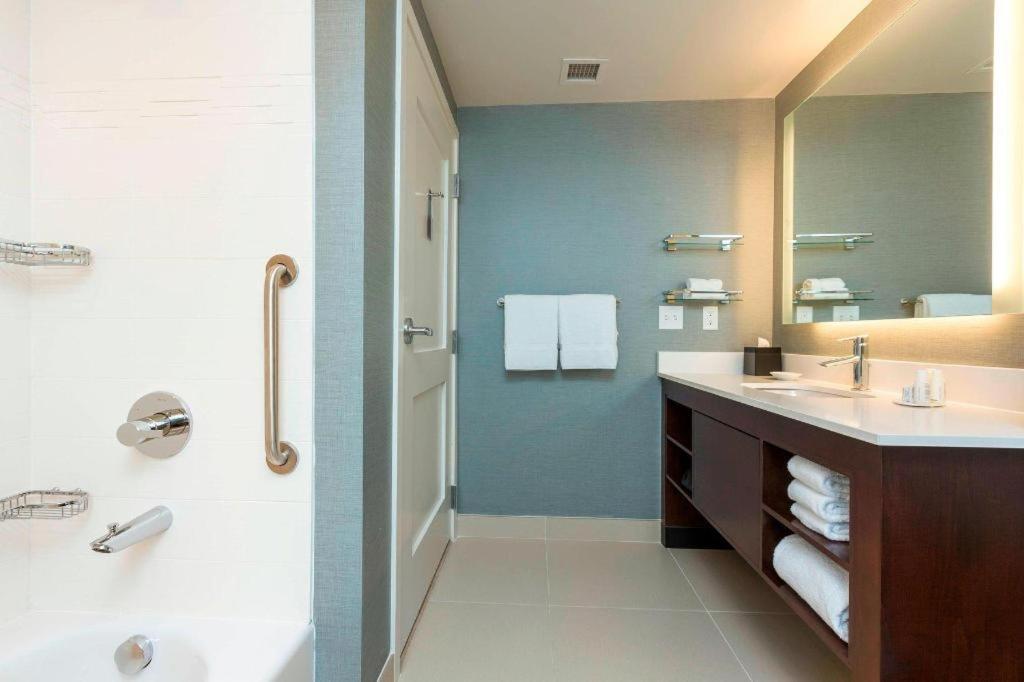 Residence Inn By Marriott Portland Hillsboro/Brookwood Екстериор снимка